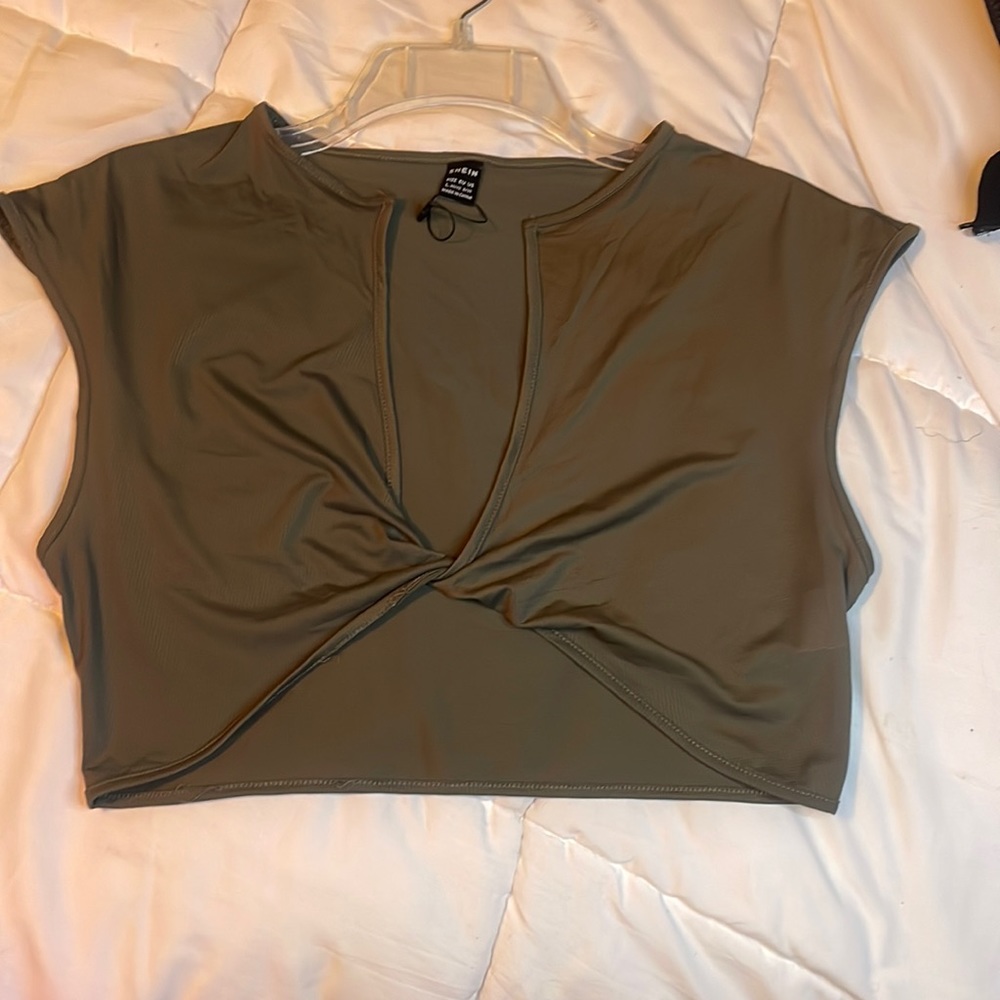 Crop top